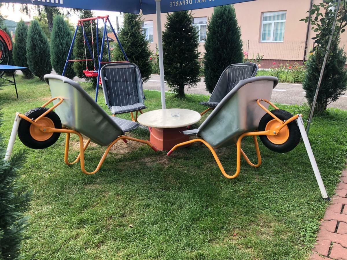 Pensiunea Mara Baiculesti Exteriör bild